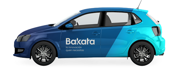 coche con logotipo de bakata en movimiento